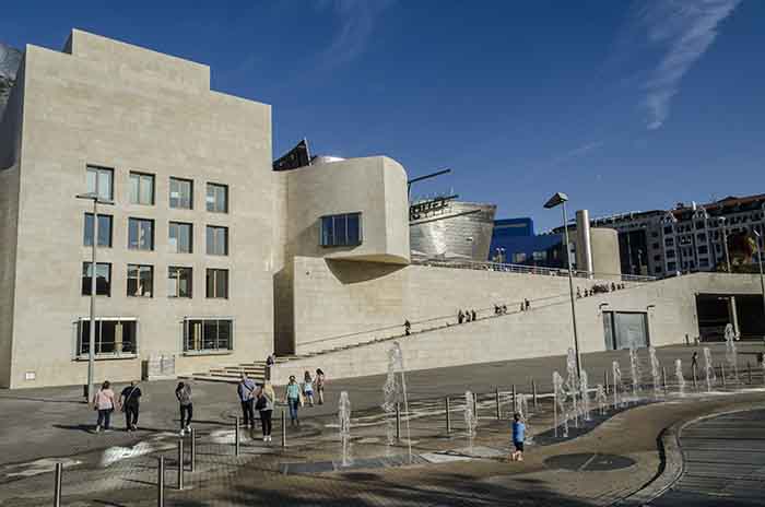 Vizcaya - Bilbao - museo Guggenheim 08.jpg